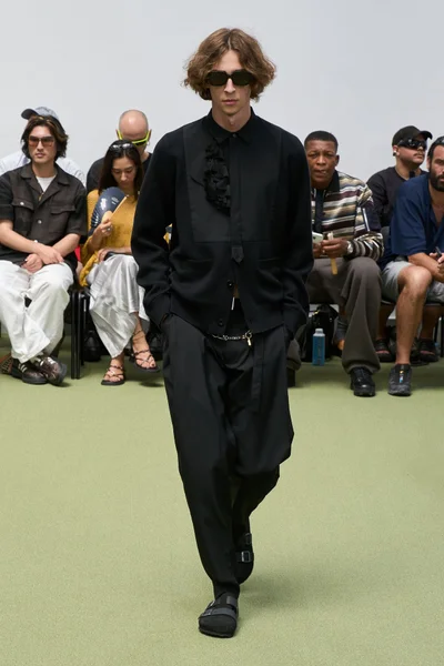 Look 19